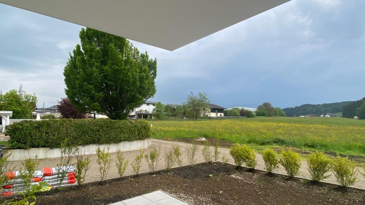 Ferienwohnung Mit Garten Straßwalchen Exterior foto